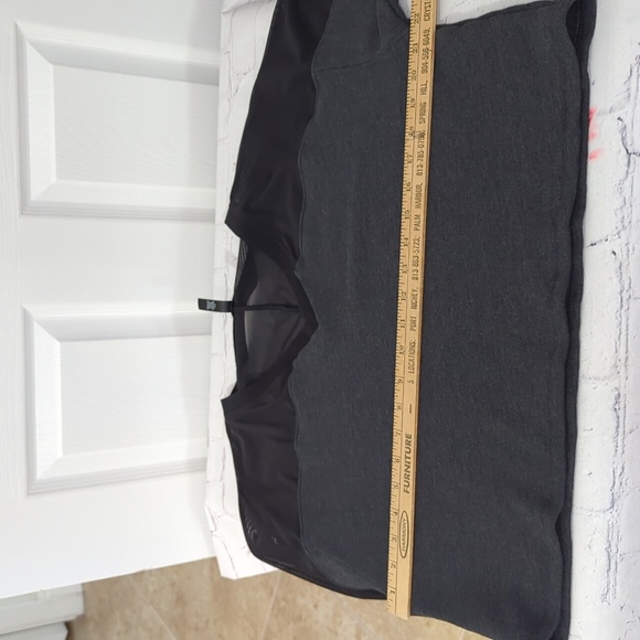 Victoria Sport Cropped Top Women’s Large Gray Long Sleeve Sheer Mesh Comfort - Picture 5 of 6